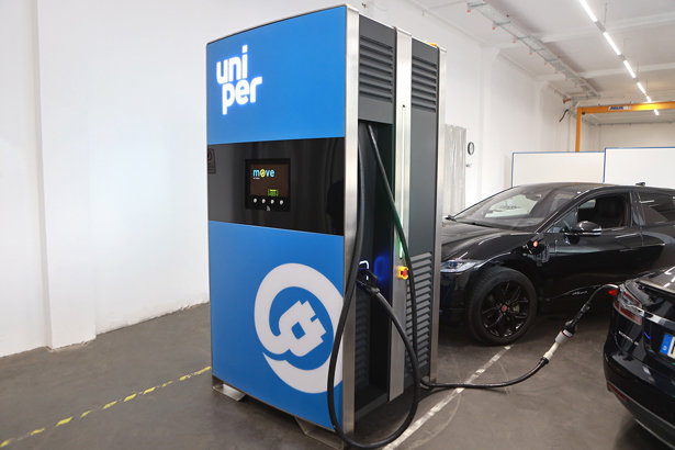 FEV develops mobile Power Bank for Electric Vehicles